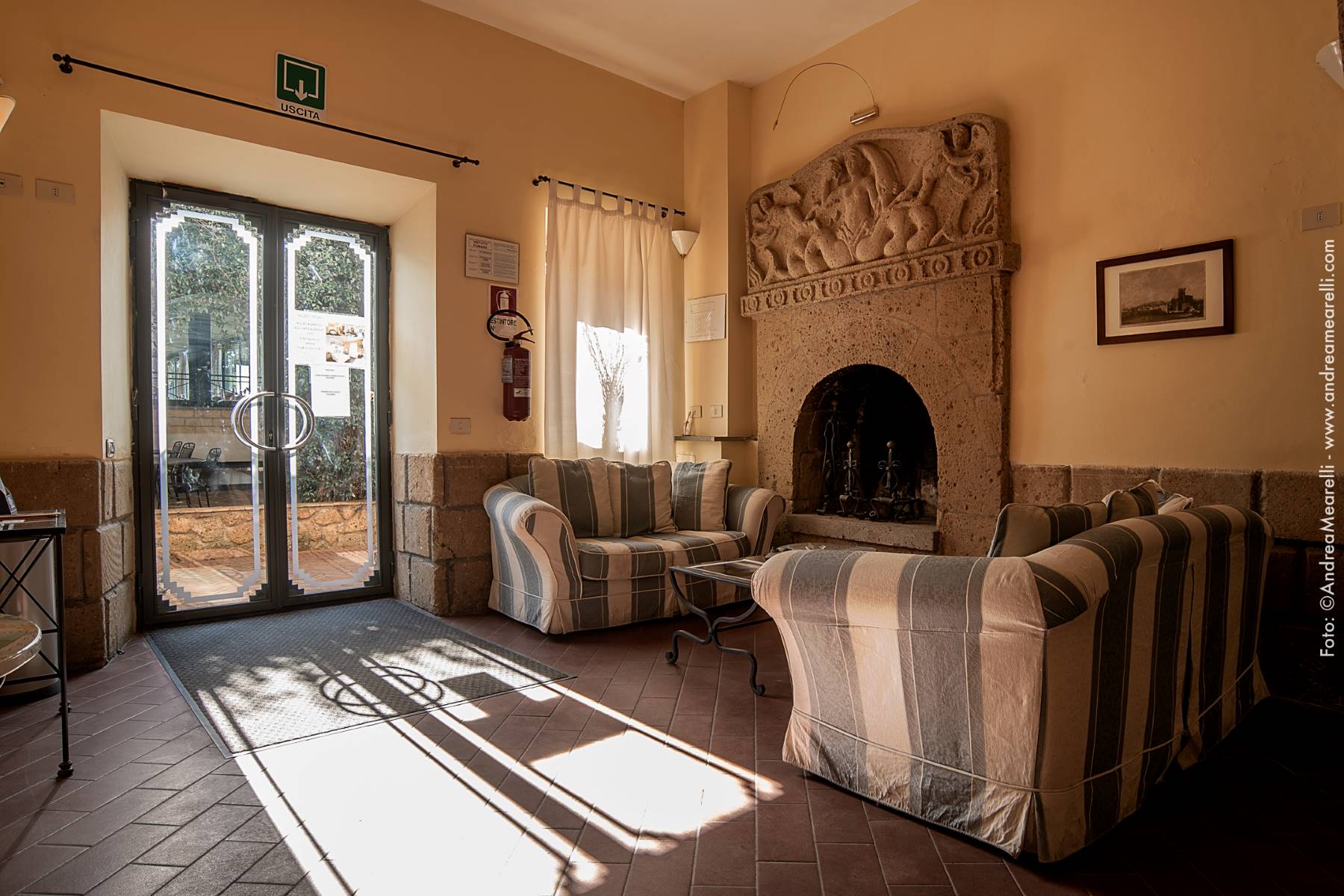 Scilla Hall 03 light